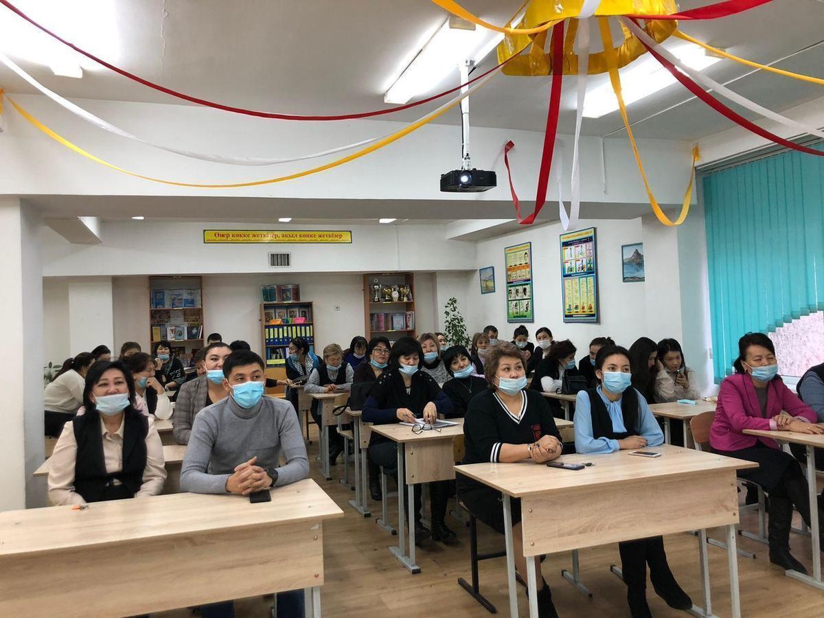 "ҚР мемлекеттік рәміздерін насихаттау және ұлттық стандартқа сай қолдану бағытындағы жұмыстар" тақырыбында әдістемелік онлайн-семинар